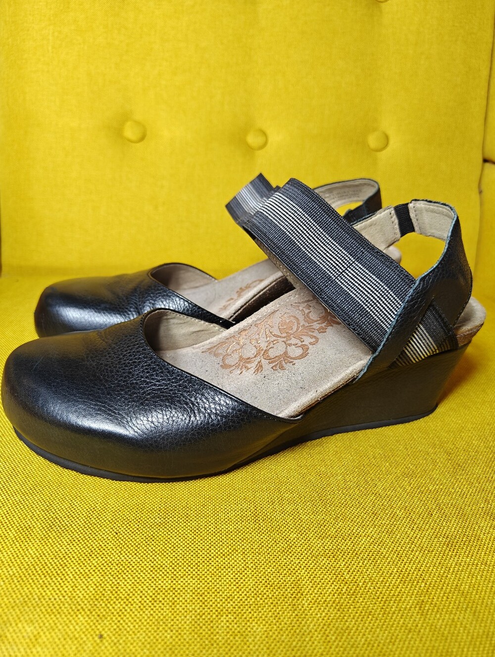Aetrex Black Leather Slingbacks Close Toed Sandals Open Back Women's Shoe Sz 8.5